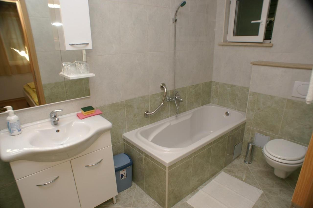 Apartments By The Sea Supetar, Brac - 4274 Bagian luar foto
