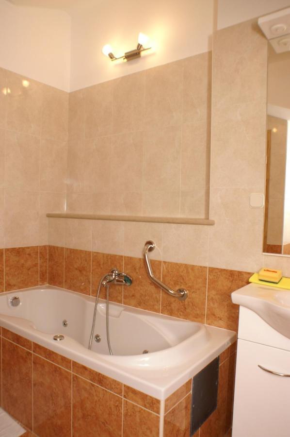 Apartments By The Sea Supetar, Brac - 4274 Bagian luar foto