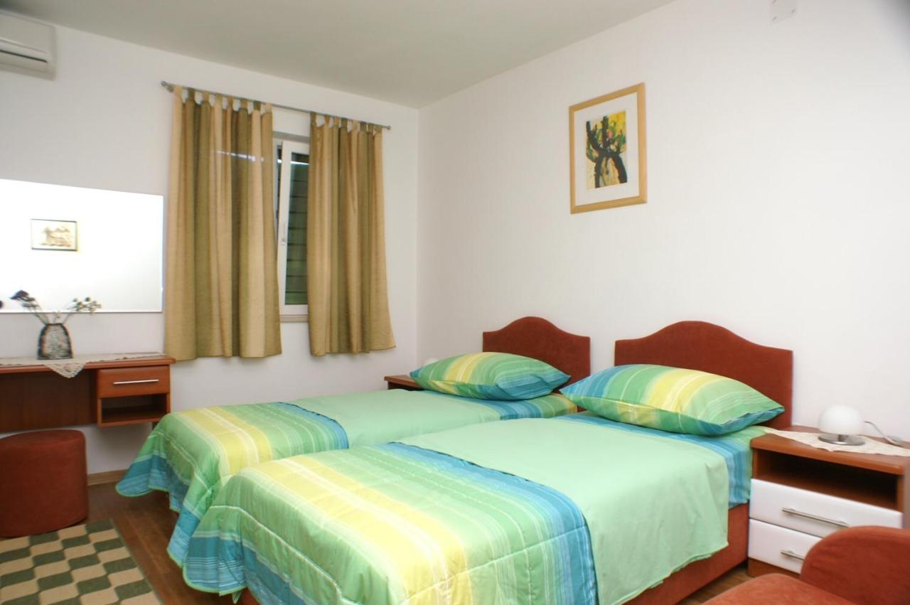 Apartments By The Sea Supetar, Brac - 4274 Bagian luar foto